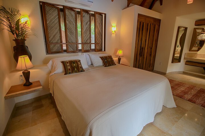 Room 2 of 36