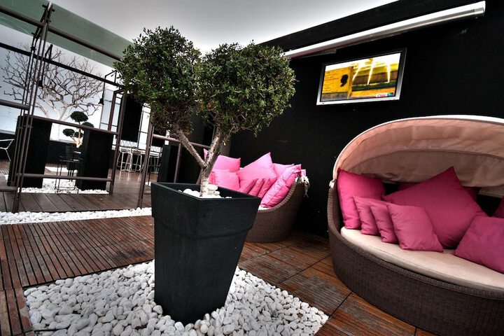 Guest Lobby