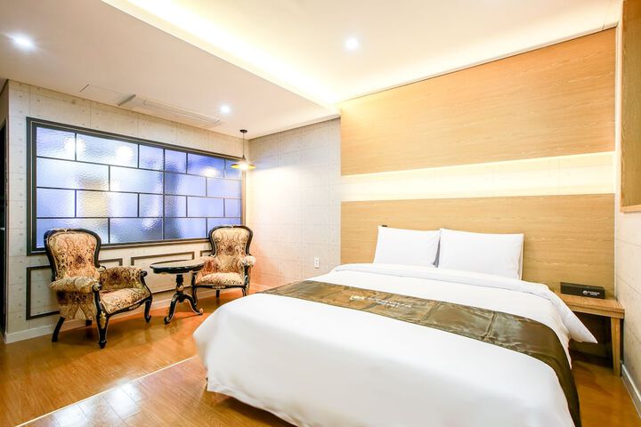 Room 3 of 39