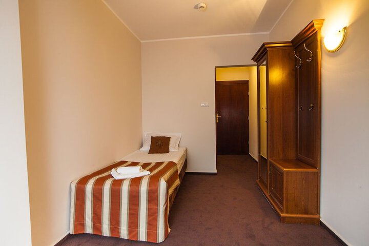 Room 8 of 41