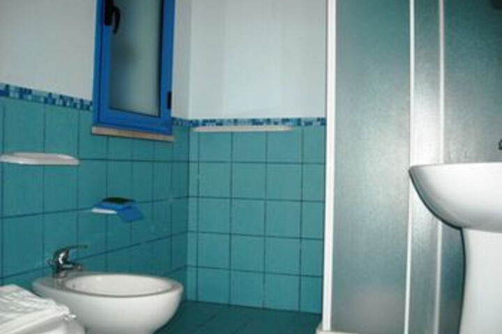 Room 2 of 17