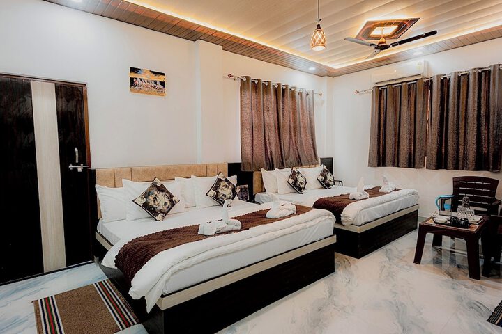 Room 16 of 44