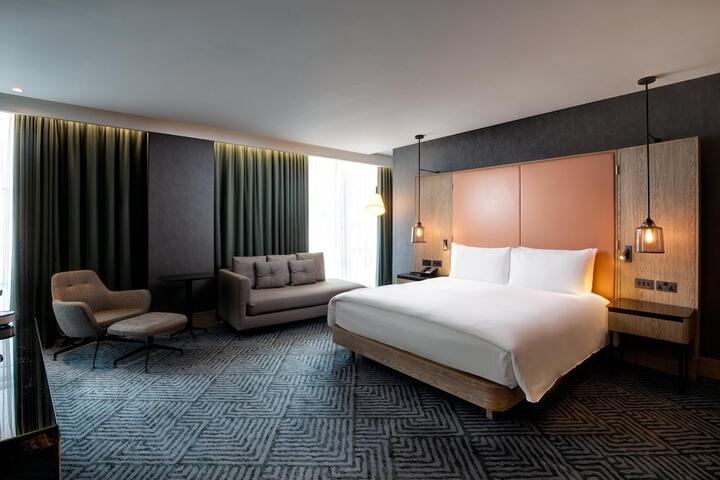 Room 73 of 127