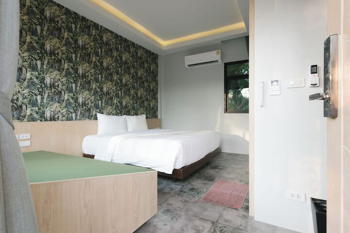 Room 38 of 120