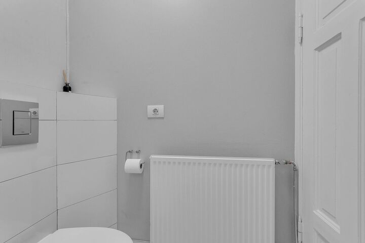 Room 5 of 44