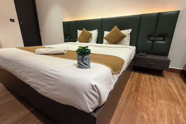 Room 30 of 41