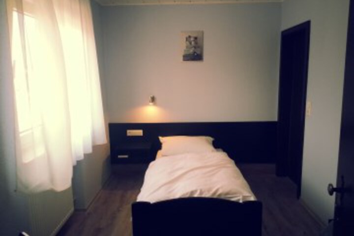 Room 9 of 22