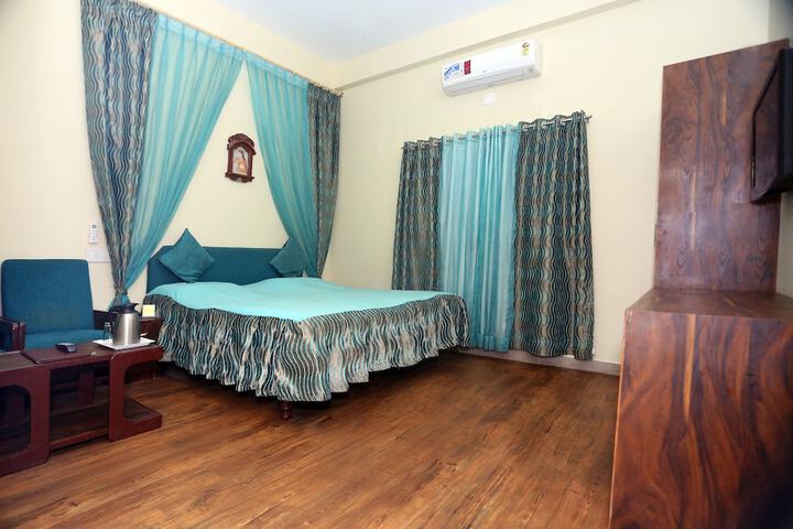 Room 16 of 50