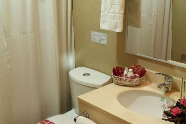 Room 10 of 11