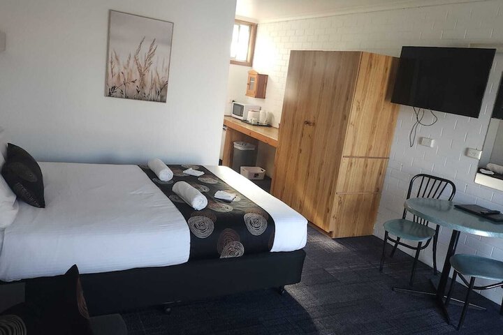 Room 17 of 34