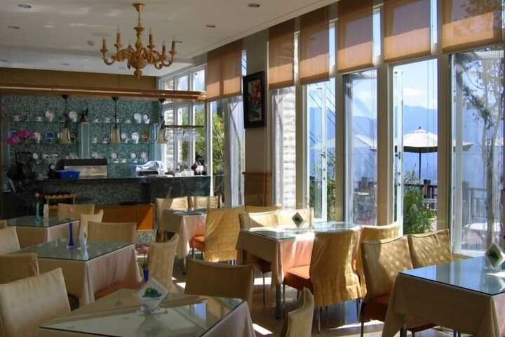 Dining Photos