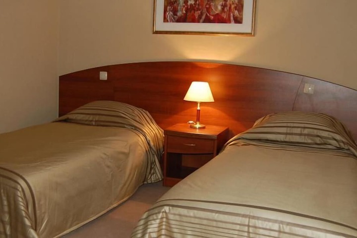 Room 3 of 61
