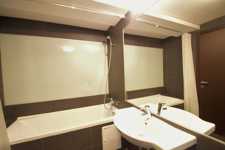 Room 155 of 206