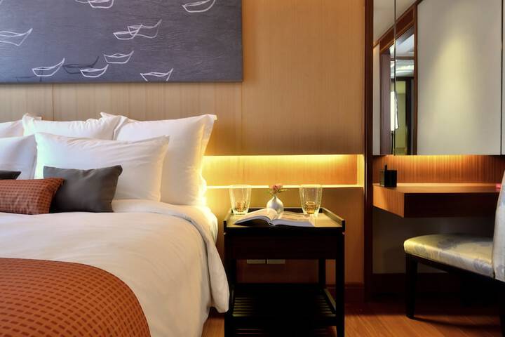 Hotel Suite Photo