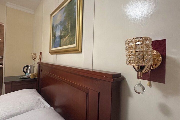 Room 136 of 266