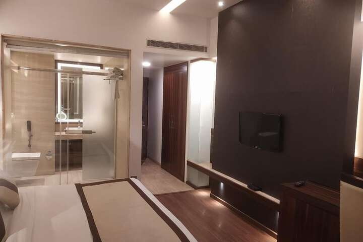 Room 8 of 39