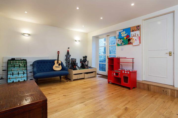Image of Veeve - Belgravia Brilliance