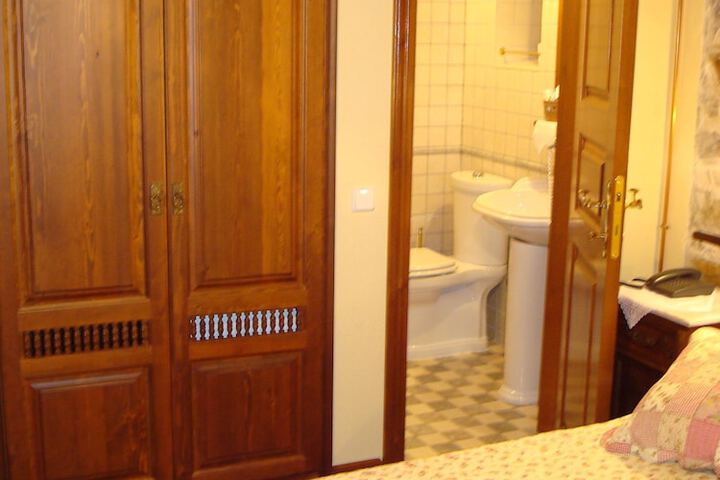 Room 3 of 94