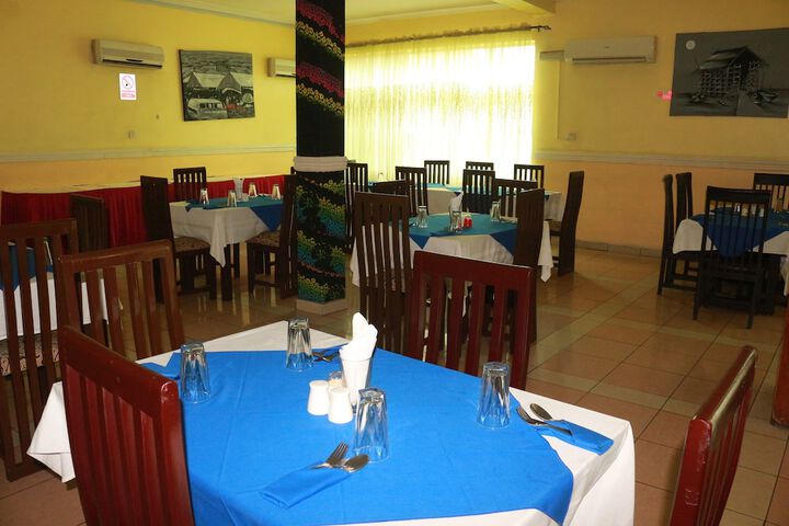 Dining 6 of 20