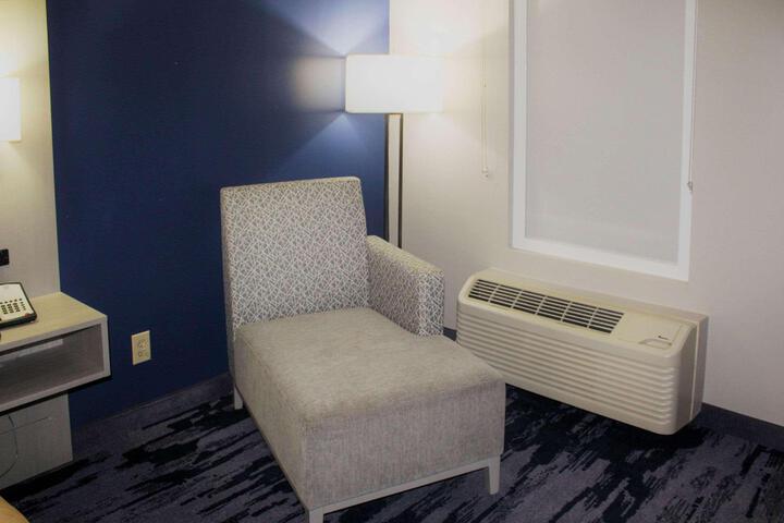 Standard | King Bed (1 of 6)