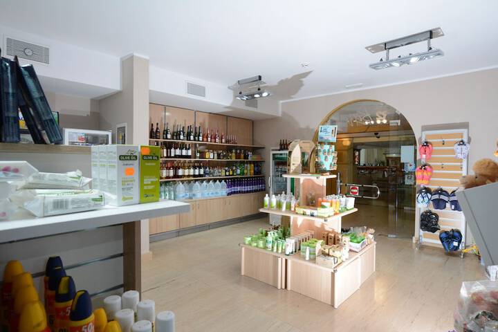 Gift Shop 62 of 109