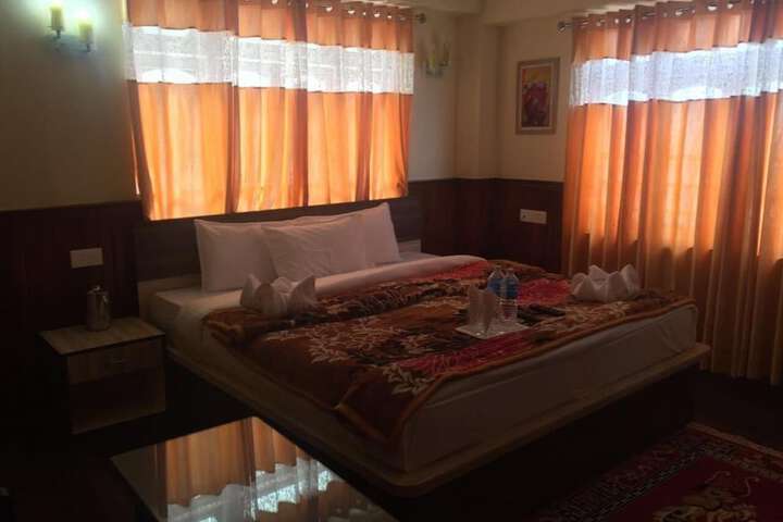 Room 8 of 43