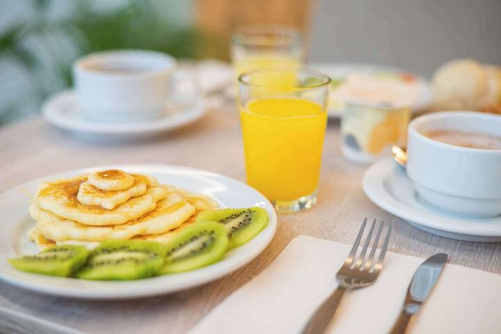 Breakfast/Coffee Service 140 of 169