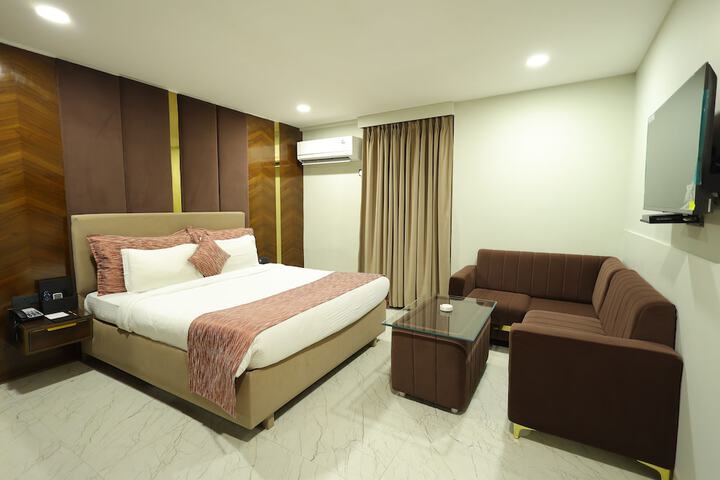 Room 8 of 27
