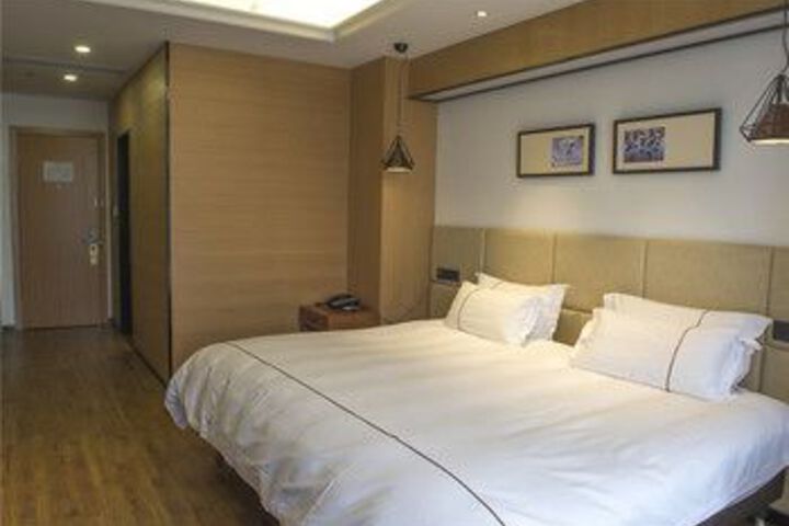 Room 67 of 94