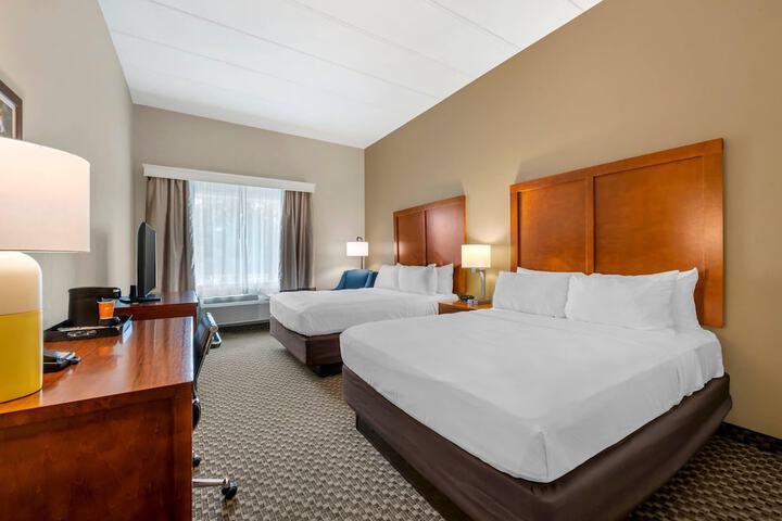Room 10 of 37