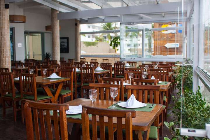 Dining 74 of 94