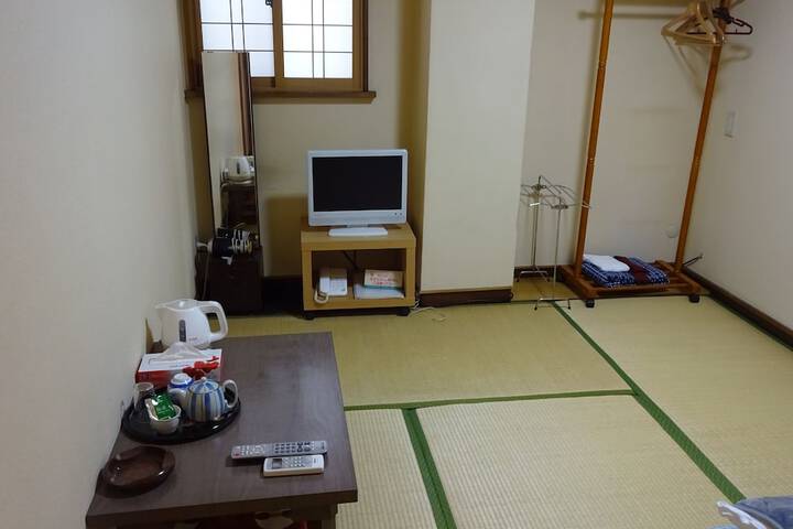 Room 30 of 66
