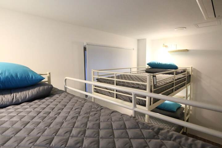 Room 27 of 80