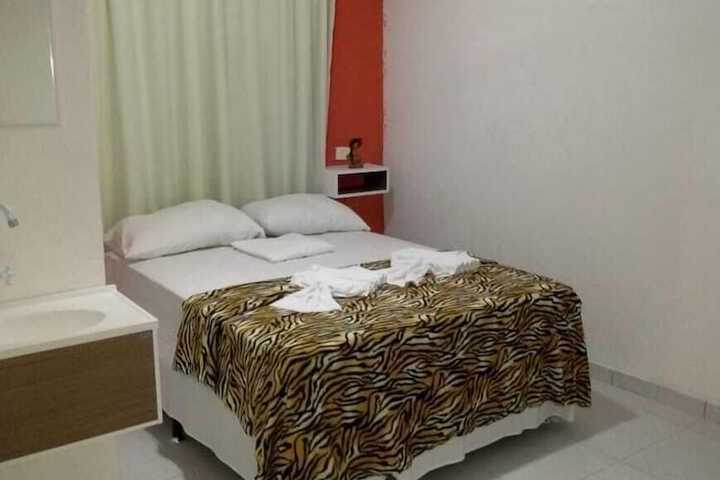 Room 4 of 9