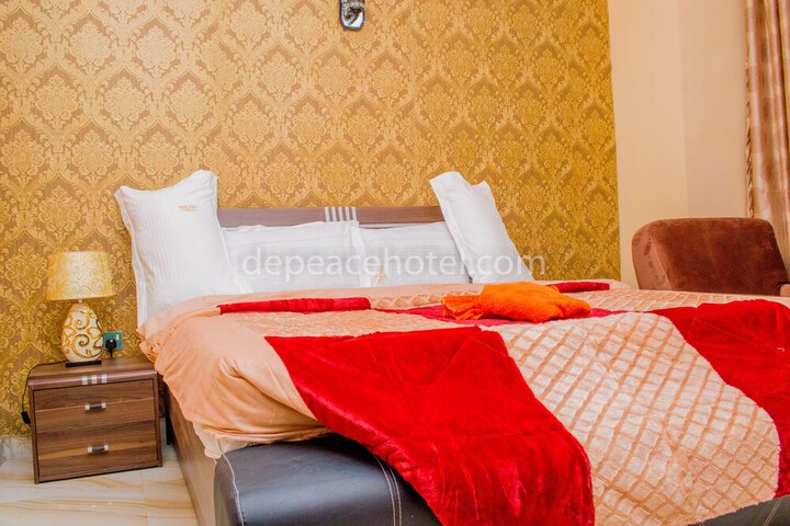 Room 4 of 27