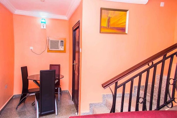 Room 12 of 25