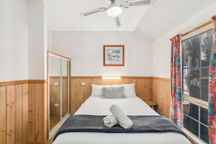 Room 26 of 185