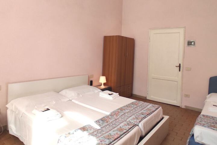 Room 12 of 52