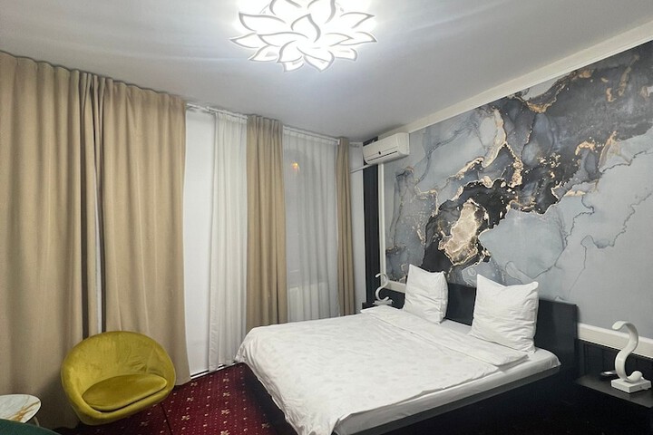 Room 7 of 30