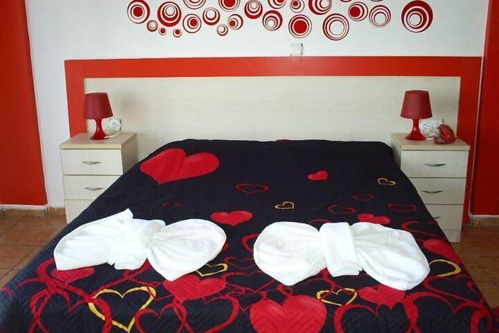 Room 8 of 18