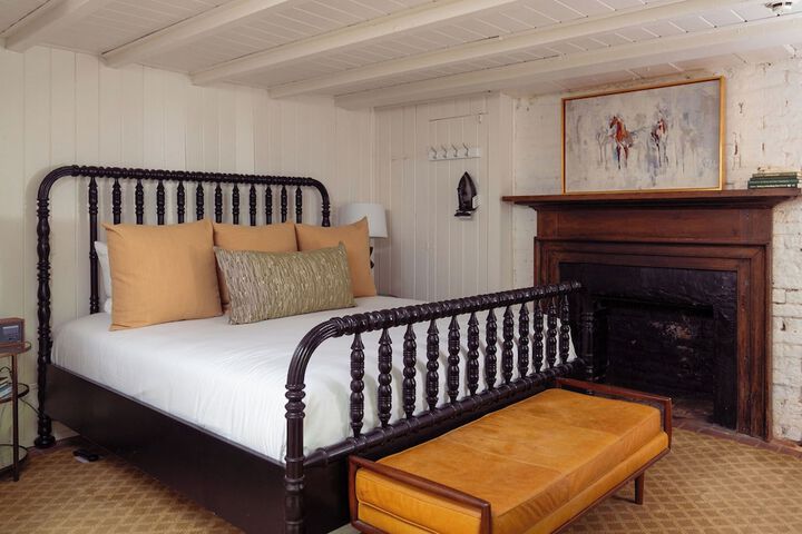 Room 20 of 104