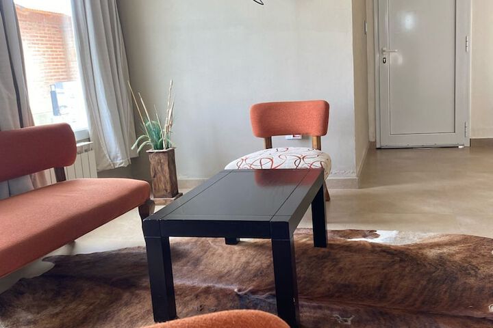 Room 52 of 136
