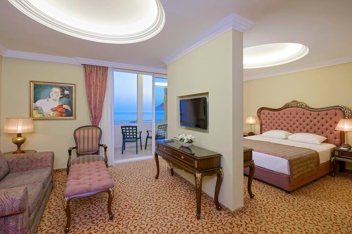 Room 14 of 120