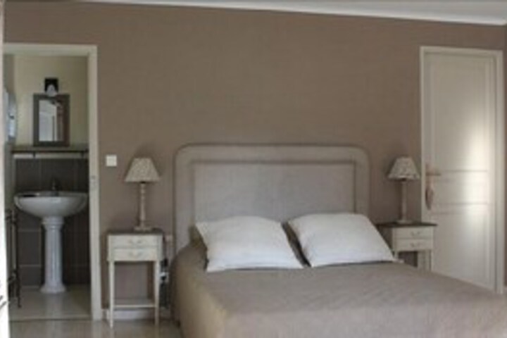 Room 3 of 11