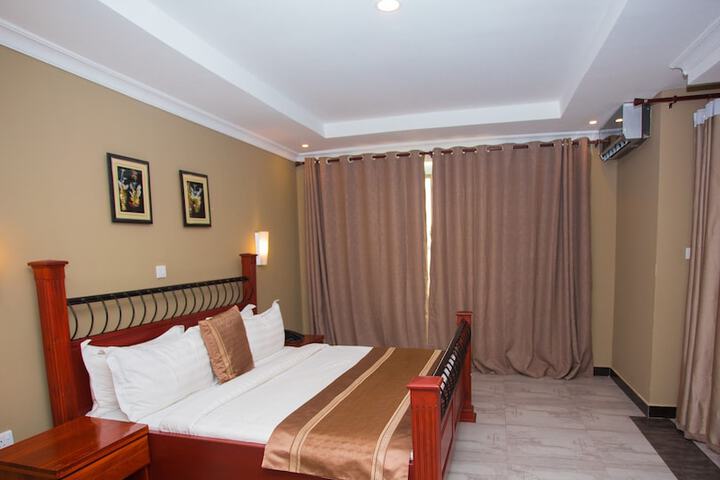 Room 6 of 35