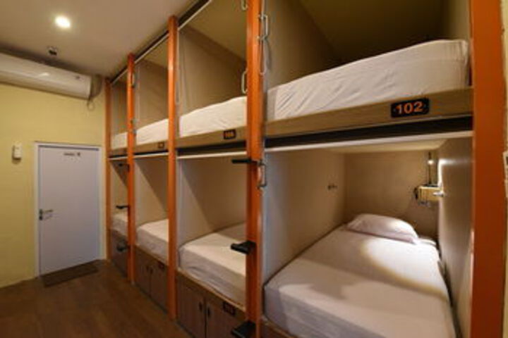 Room 10 of 21