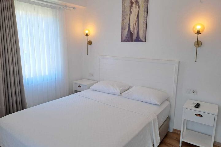 Room 16 of 37