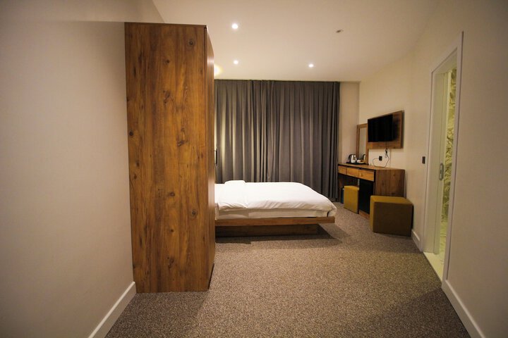 Room 4 of 59