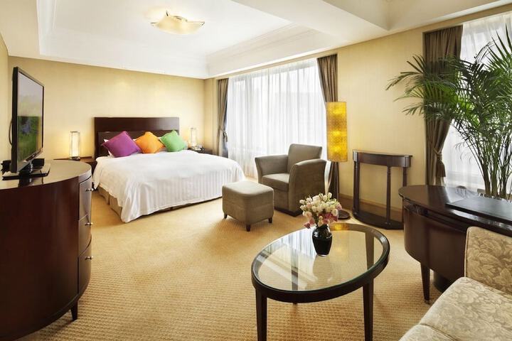 Room 4 of 41