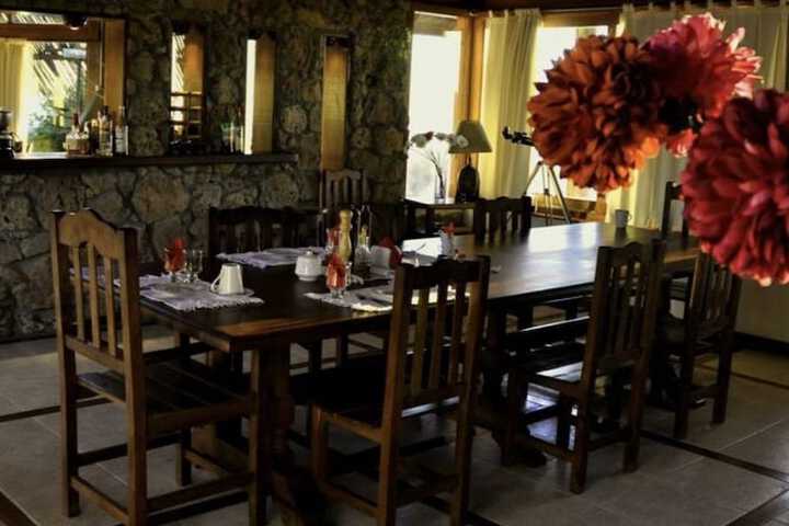 Dining 5 of 7